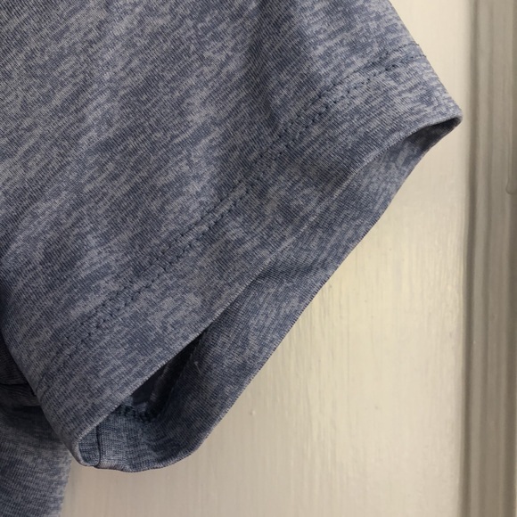 Women’s Under Armour V-Neck T-Shirt Size XS - Picture 5 of 8